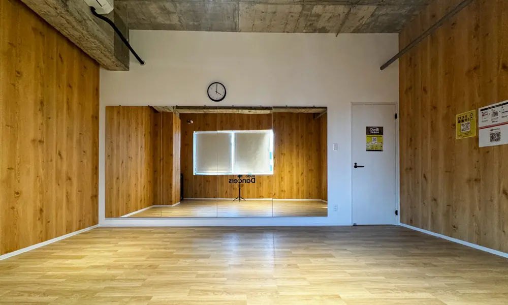 宮崎駅周辺のおすすめレンタルスタジオ5選|Dancers宮崎店 Bスタジオ